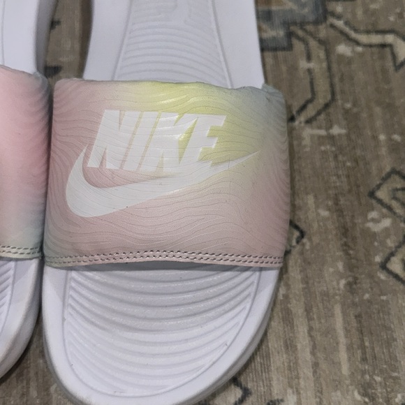nike slides - Picture 2 of 4